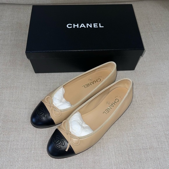 Authentic CHANEL Classic CC Logo Ballet Flats Ballerinas Beige and Black - Picture 10 of 10